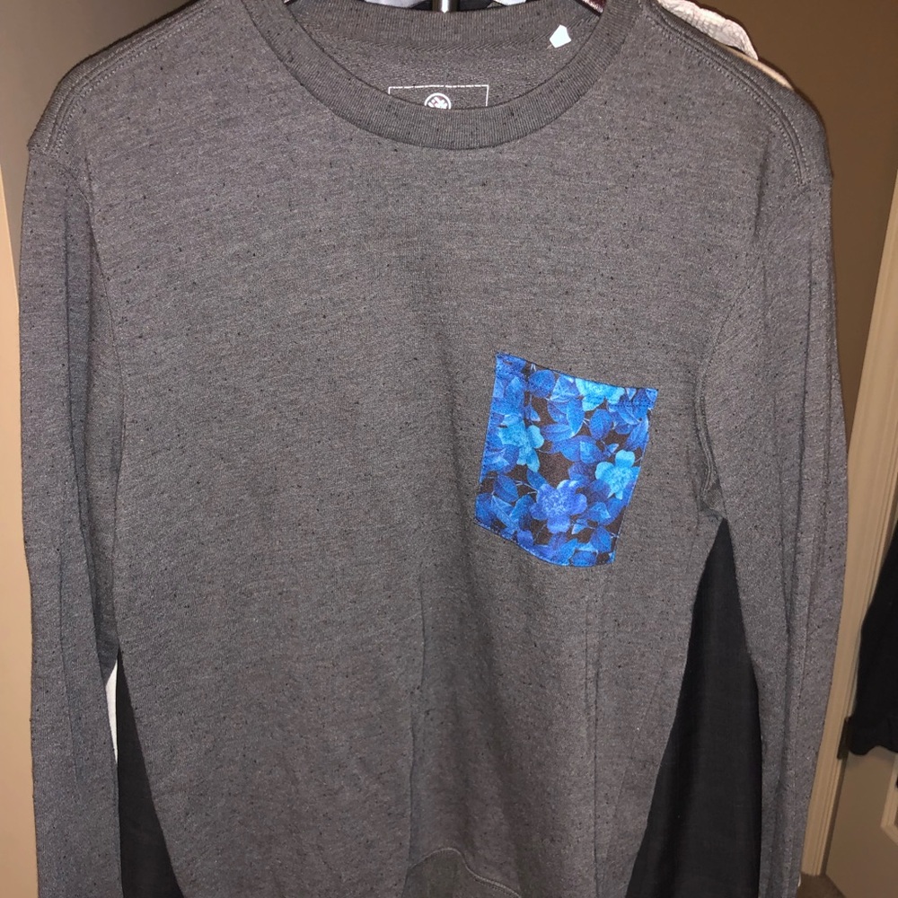 On the Byas Floral pocket long sleeve